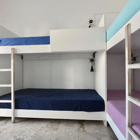 Fira Backpackers Place 外观 照片